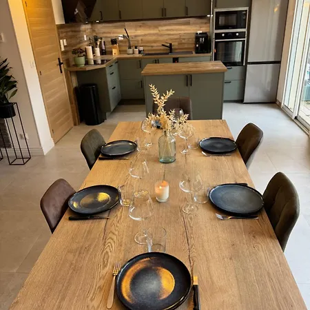 Villa Grande Maison Familiale & Conviviale Le Mans