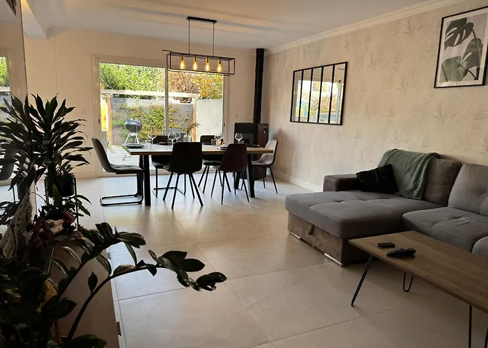 Grande Maison Familiale&conviviale * Le Mans